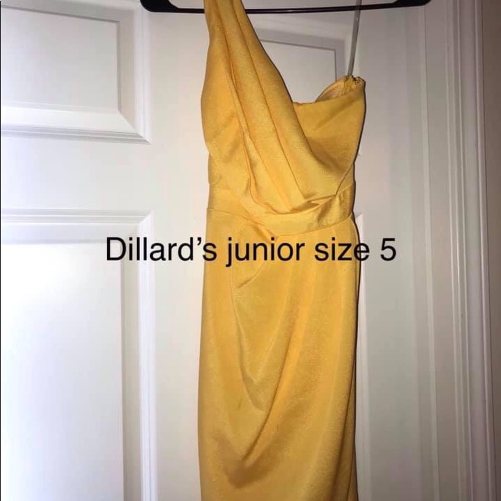 One shoulder yellow cocktail dress